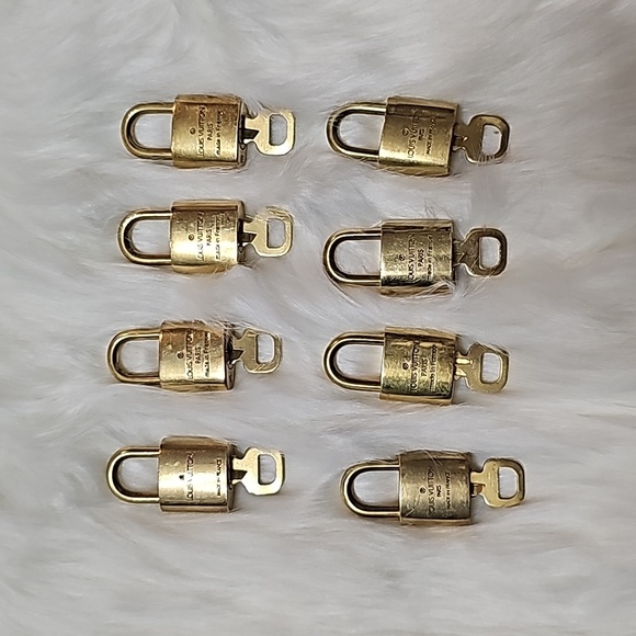 Authentic LV Locks in Good Condition - Picture 4 of 5